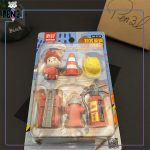 ست پاک کن آتش نشان و کپسول آتش نشانی و کلاه ایمنی و ماشین آتش نشانی