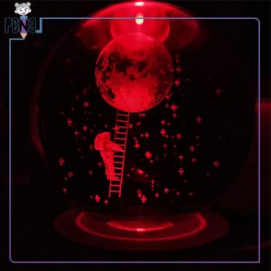 گوی کریستالی نردبان و ماه و فضانورد قرمز تاریک
