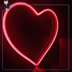 استند نئونی قلب قرمز