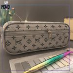 جامدادی چرمی دوزیپ طرح لویی ویتون LV طوسی