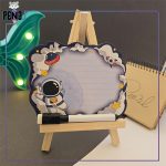 نوت بوم وایت بردی استند چوبی سویل فضانورد سبز