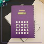 دفتر سیمی جلد سخت ماشین حساب دار خورشیدی دکمه سفید بنفش