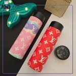 فلاسک بدنه چرمی درجه دار صافی دار طرح برند لویی ویتون صورتی بنفش و قرمز