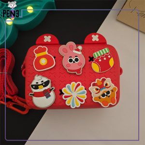 کیف سیلیکونی کراکس اکسسوری دار قرمز