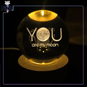 گوی کریستالی قطر 6 سانتی متر طرح تو ماه منی You are my moon پایه چوبی